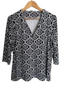 Lulu-B Black & White V-Neck Top XLarge